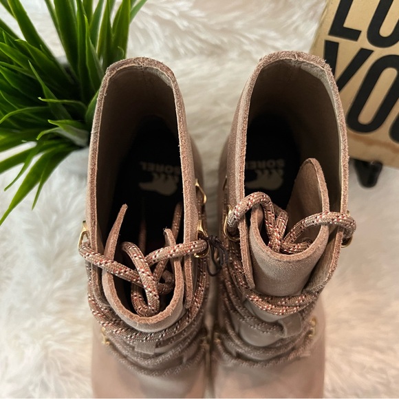 🎉HP🎉Sorel Joan of Arctic Wedge III Lace Waterproof Boots - LIKE NEW! - Picture 5 of 9